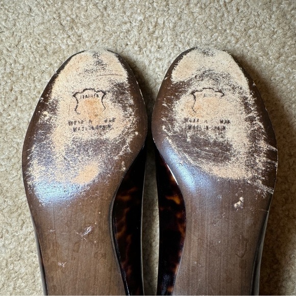 Stuart Weitzman Tortoise Peep Toe Kitten Heels - Picture 5 of 14